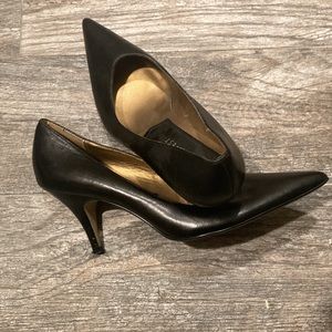 Nine West black pointed heels size 8
